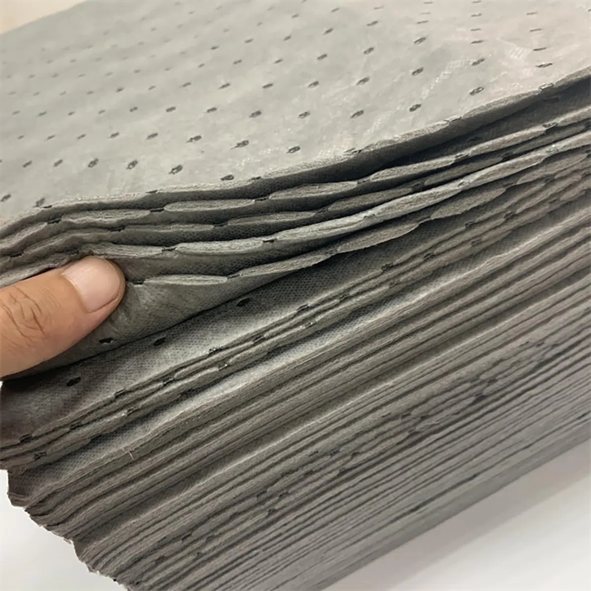 NAKAN Gris Universal Alfombrillas para Derrames Aceite Absorbente De Doble Peso 40 * 50cm para Aceite Combustible Gasolina HVO Hidráulico Derrames De Aceite Coche Camión(Size:30-Sheet,Color:2mm)