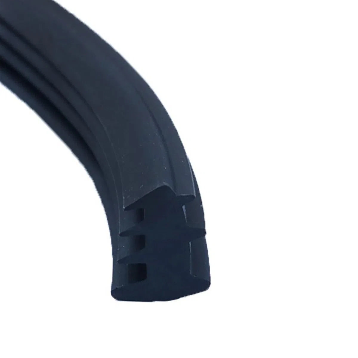 hueco sólido Tira de sellado for puertas y ventanas Aleación de aluminio Espacio de vidrio fijo Tres ranuras for tarjetas de relleno tipo T Tiras de goma A prueba de viento de 1 metro a 5 metros exclu