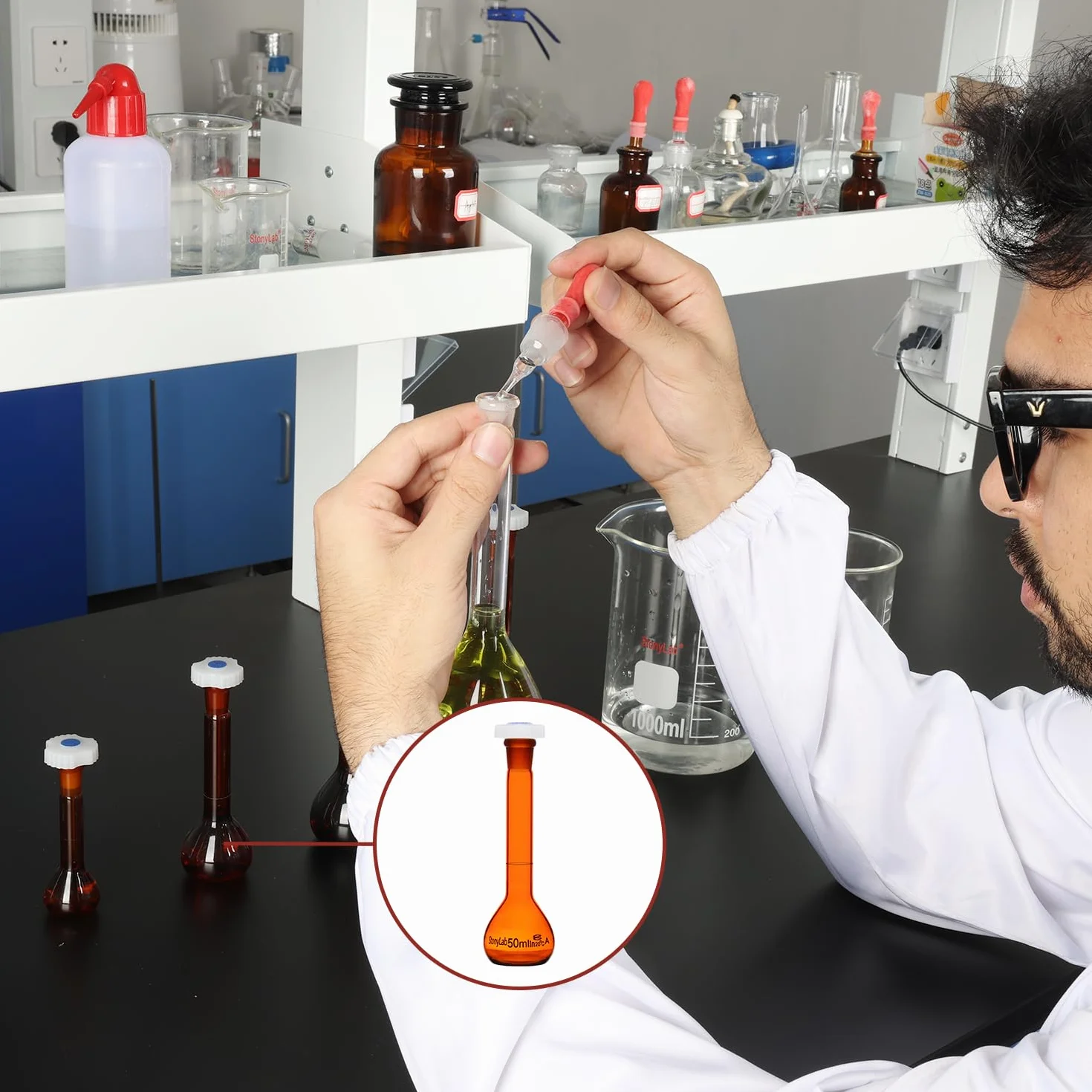 Matraz Volumétrico de Vidrio Clase A 100 ml, Borosilicato Ámbar con Tapón de Vidrio, Tolerancia ±0.10 ml